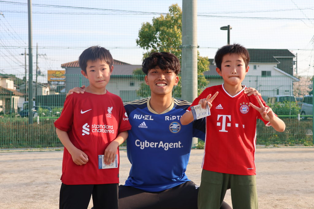 3/30(木)】樋口堅選手がふれあいゼルビアサッカー教室に参加しました！ | FC町田ゼルビア オフィシャルサイト